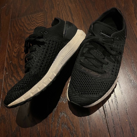 Under Armour Runners - Picture 1 of 3